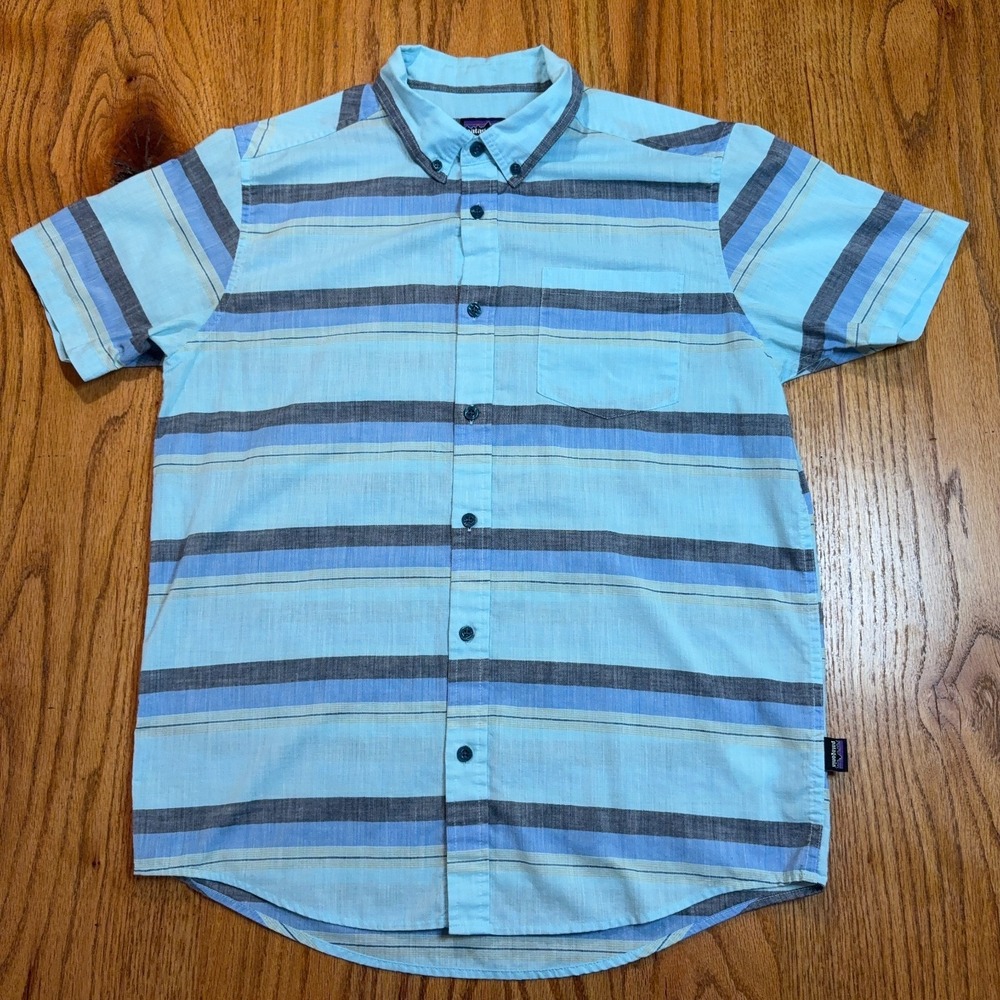 Patagonia Organic Cotton Button Shirt Men's Medium Short Sleeve Blue Striped